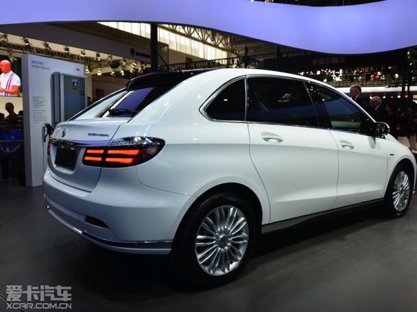 Tengshi electric vehicle was listed at Beijing Auto Show for 369,000 yuan.