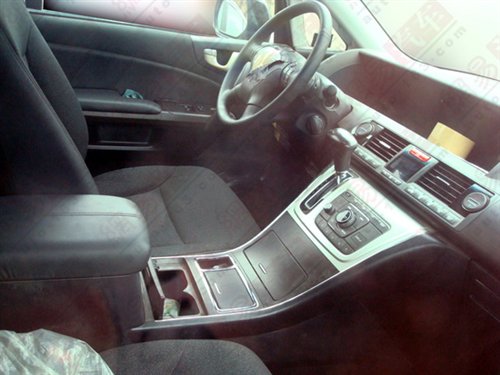 It is expected that Dongfeng Honda elysion spy photos will be listed in July and exposed in car home.